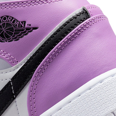 THE SAME BUT DIFFERENT - Air Jordan 1 Mid 'Barely Grape'